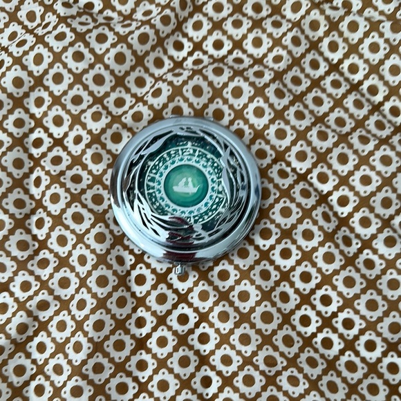 SEPHORA X DISNEY Little Mermaid Ariel Compact Mirror - Picture 3 of 8